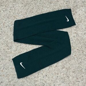 Nike Scarf Green 6.5"x56”
